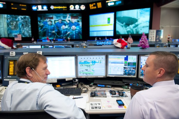 MCC Monitors Expedition 30 Arrival